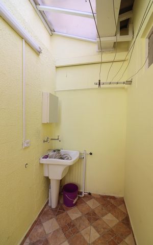 Casa à venda com 110m², 2 quartos e 1 vagaÁrea de Serviço