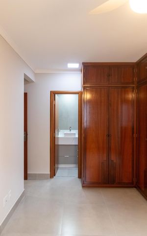 Apartamento à venda com 94m², 3 quartos e 2 vagas Apartamento à venda com 94m², 3 quartos e 2 vagasSuíte