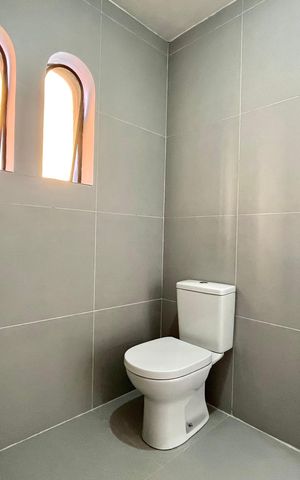 Casa para alugar com 184m², 3 quartos e 3 vagas Casa para alugar com 184m², 3 quartos e 3 vagasBanheiro da Suíte 2