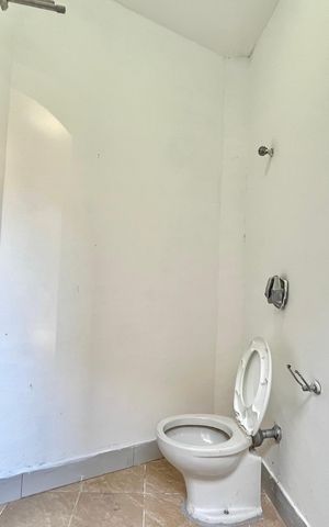Casa para alugar com 184m², 3 quartos e 3 vagas Casa para alugar com 184m², 3 quartos e 3 vagasBanheiro de serviço