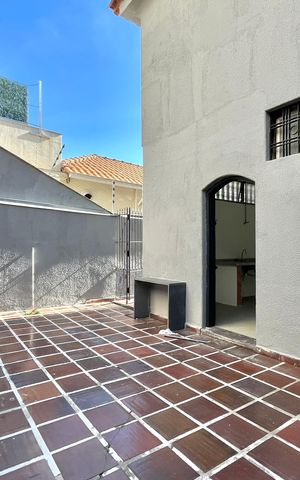 Casa para alugar com 184m², 3 quartos e 3 vagas Casa para alugar com 184m², 3 quartos e 3 vagasQuintal