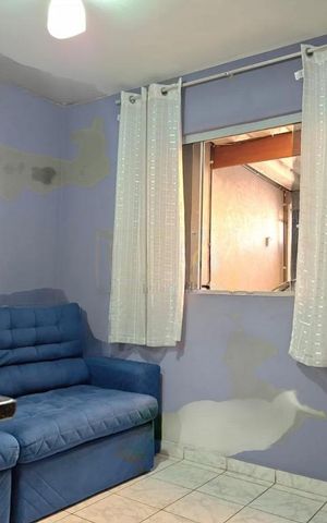 Casa à venda com 81m², 2 quartos e 2 vagas