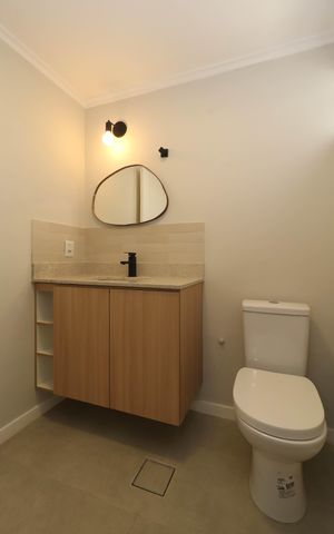 Apartamento à venda com 86m², 2 quartos e 2 vagasBanheiro da Suíte