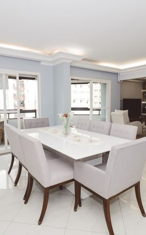 Apartamento à venda com 153m², 4 quartos e 2 vagas Apartamento à venda com 153m², 4 quartos e 2 vagasSala