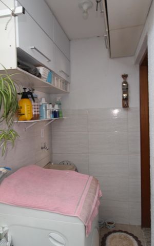 Casa de condomínio à venda com 60m², 2 quartos e 1 vagaÁrea de Serviço