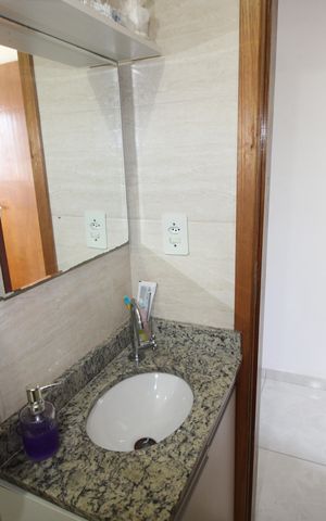 Casa de condomínio à venda com 60m², 2 quartos e 1 vagaBanheiro