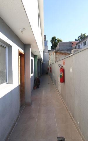 Casa de condomínio à venda com 60m², 2 quartos e 1 vagaÁrea Comum