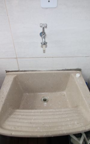 Casa de condomínio à venda com 60m², 2 quartos e 1 vagaÁrea de Serviço