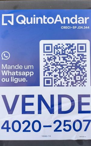 Casa de condomínio à venda com 60m², 2 quartos e 1 vaga Casa de condomínio à venda com 60m², 2 quartos e 1 vagaFachada