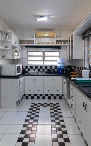 Casa para alugar com 229m², 3 quartos e 4 vagas Casa para alugar com 229m², 3 quartos e 4 vagasCozinha