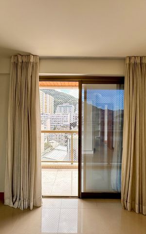 Apartamento à venda com 192m², 3 quartos e 2 vagas Apartamento à venda com 192m², 3 quartos e 2 vagasSuíte 2