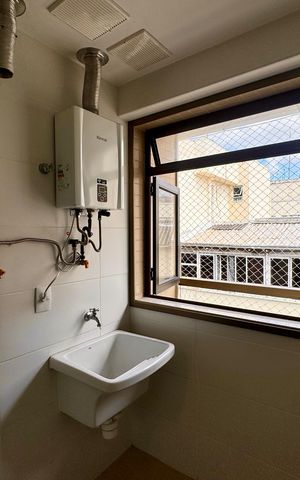 Apartamento à venda com 192m², 3 quartos e 2 vagas Apartamento à venda com 192m², 3 quartos e 2 vagasÁrea de serviço
