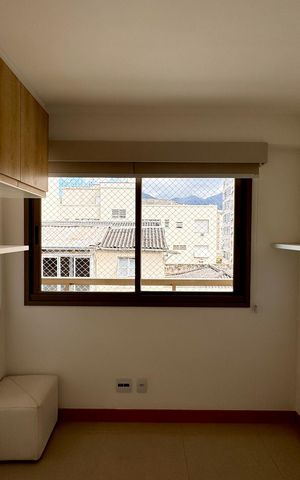 Apartamento à venda com 192m², 3 quartos e 2 vagas Apartamento à venda com 192m², 3 quartos e 2 vagasSuíte