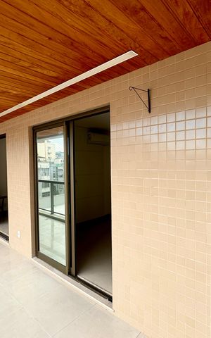 Apartamento à venda com 192m², 3 quartos e 2 vagas Apartamento à venda com 192m², 3 quartos e 2 vagasVaranda da Sala