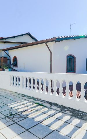 Casa à venda com 250m², 3 quartos e 6 vagasVaranda 