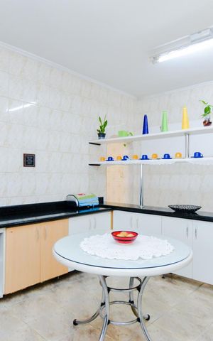 Casa à venda com 250m², 3 quartos e 6 vagasCozinha