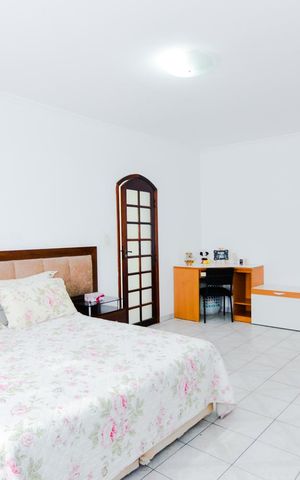 Casa à venda com 250m², 3 quartos e 6 vagasSuíte 1 