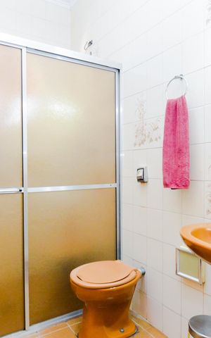 Casa à venda com 250m², 3 quartos e 6 vagasBanheiro Social