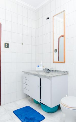 Casa à venda com 250m², 3 quartos e 6 vagasBanheiro da Suíte 3