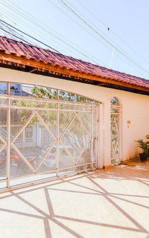 Casa à venda com 250m², 3 quartos e 6 vagasGaragem
