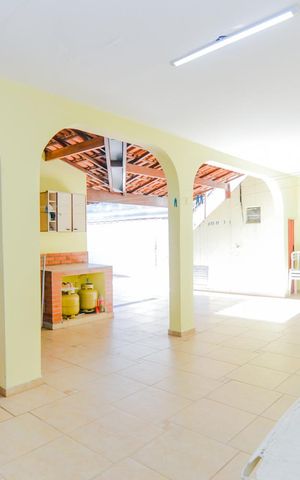 Casa à venda com 250m², 3 quartos e 6 vagasQuintal