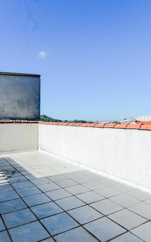 Casa à venda com 250m², 3 quartos e 6 vagasVaranda 