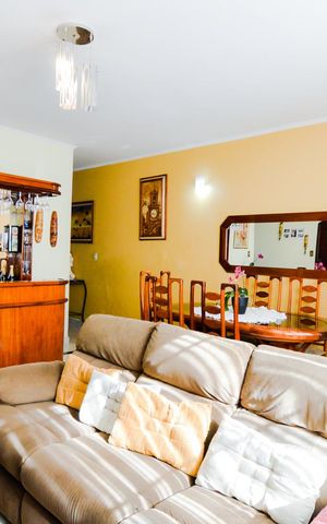 Casa à venda com 250m², 3 quartos e 6 vagasSala