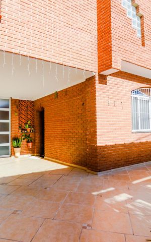 Casa à venda com 250m², 3 quartos e 6 vagasGaragem