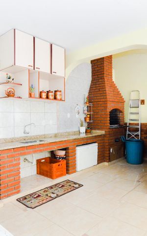 Casa à venda com 250m², 3 quartos e 6 vagasQuintal Churrasqueira 
