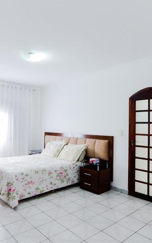 Casa à venda com 250m², 3 quartos e 6 vagasSuíte 1 