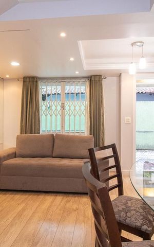 Casa à venda com 141m², 3 quartos e 1 vaga Casa à venda com 141m², 3 quartos e 1 vagaSala