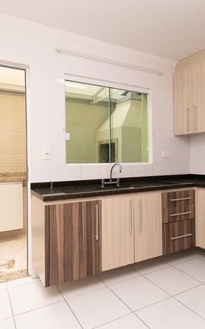Casa à venda com 141m², 3 quartos e 1 vaga Casa à venda com 141m², 3 quartos e 1 vagaCozinha - Armários