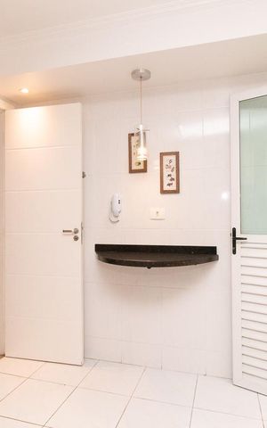 Casa à venda com 141m², 3 quartos e 1 vaga Casa à venda com 141m², 3 quartos e 1 vagaCozinha - Armários