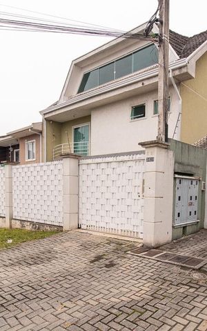 Casa à venda com 141m², 3 quartos e 1 vaga Casa à venda com 141m², 3 quartos e 1 vagaFachada