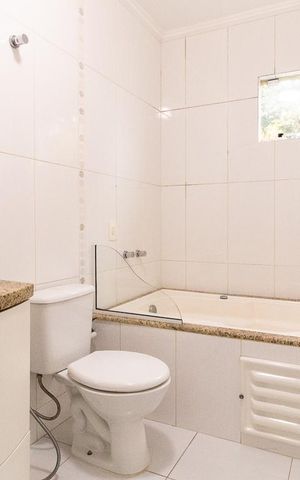 Casa à venda com 141m², 3 quartos e 1 vaga Casa à venda com 141m², 3 quartos e 1 vagaBanheiro da Suíte
