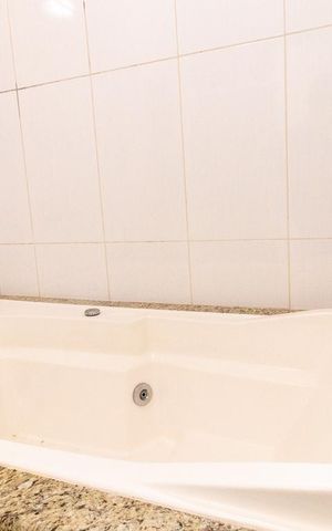 Casa à venda com 141m², 3 quartos e 1 vaga Casa à venda com 141m², 3 quartos e 1 vagaBanheiro da Suíte