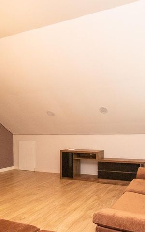 Casa à venda com 141m², 3 quartos e 1 vaga Casa à venda com 141m², 3 quartos e 1 vagaSala de TV