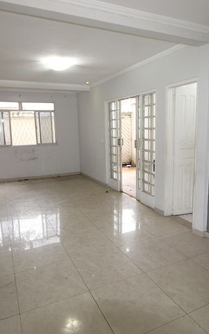 Casa para alugar com 180m², 3 quartos e 1 vagaSala