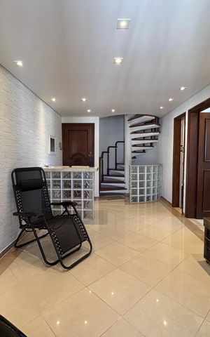 Apartamento à venda com 125m², 2 quartos e 1 vaga Apartamento à venda com 125m², 2 quartos e 1 vagaSala