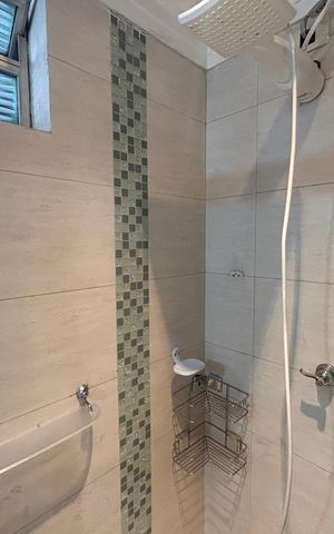 Casa à venda com 165m², 3 quartos e 2 vagasBanheiro social 