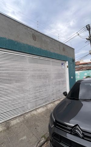 Casa à venda com 165m², 3 quartos e 2 vagasFachada