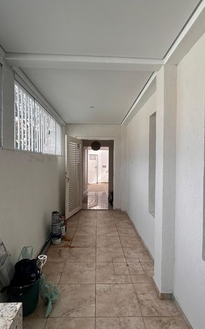 Casa à venda com 165m², 3 quartos e 2 vagasÁrea de Serviço