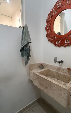 Casa à venda com 165m², 3 quartos e 2 vagasBanheiro de serviço