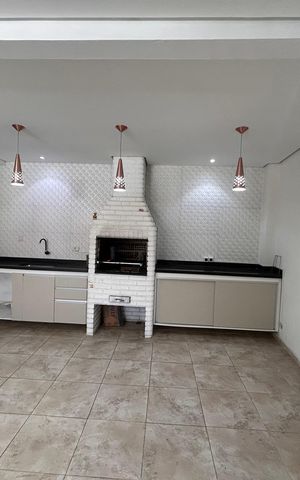 Casa à venda com 165m², 3 quartos e 2 vagasChurrasqueira