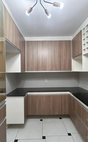 Casa à venda com 165m², 3 quartos e 2 vagasCozinha 