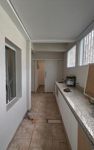Casa à venda com 165m², 3 quartos e 2 vagasÁrea de Serviço