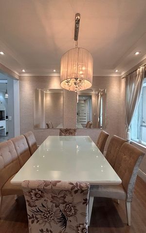 Casa à venda com 165m², 3 quartos e 2 vagasSala de jantar 