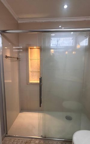 Casa à venda com 165m², 3 quartos e 2 vagasBanheiro da Suíte