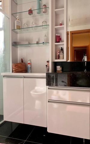 Apartamento à venda com 293m², 4 quartos e 3 vagasBanheiro da Suíte 2