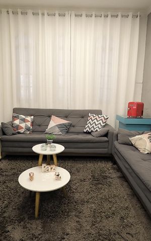 Casa à venda com 160m², 3 quartos e 2 vagas Casa à venda com 160m², 3 quartos e 2 vagasSala